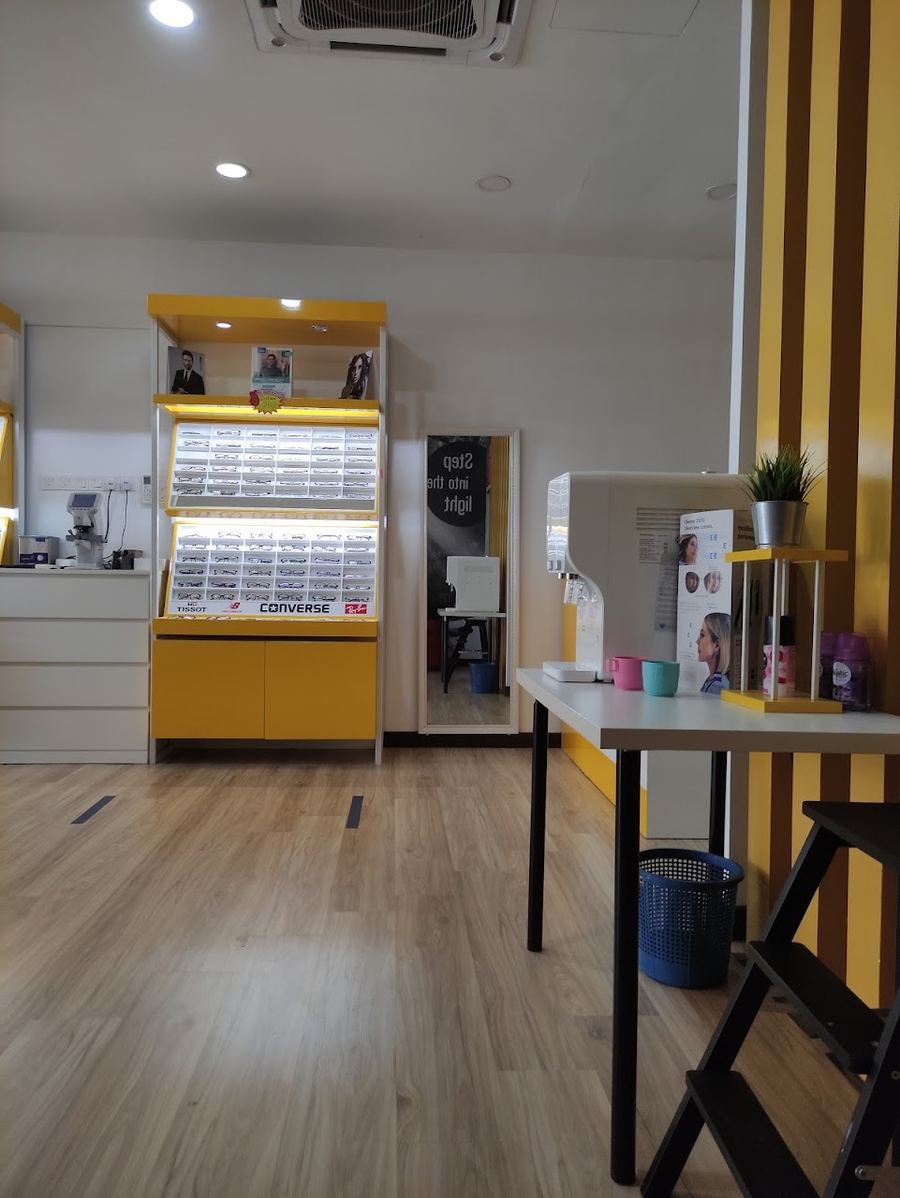 Photo of Rozaimi Optometrist — optical shop in Bangi, by Ahmad Somad · Google